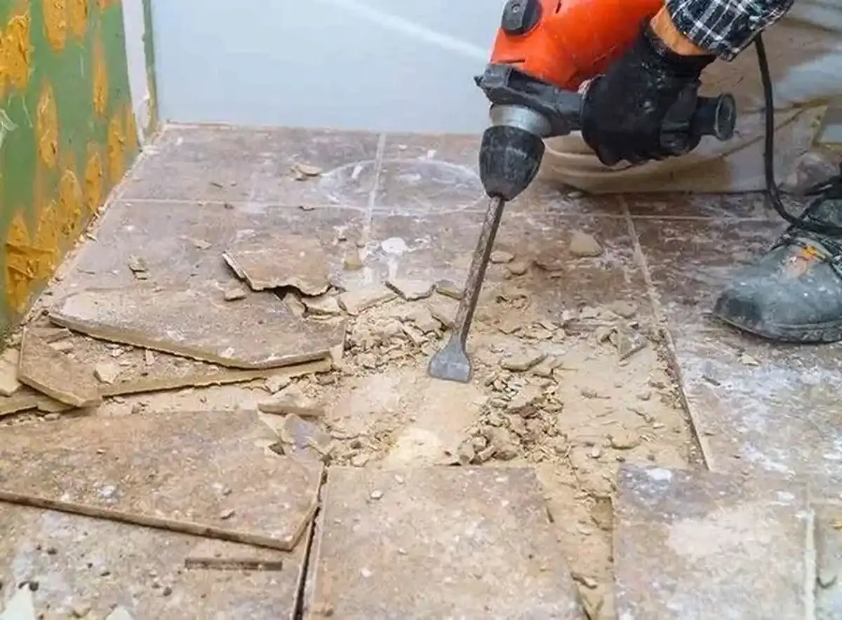 Hiltiyle fayans kaldırma, yakın plan